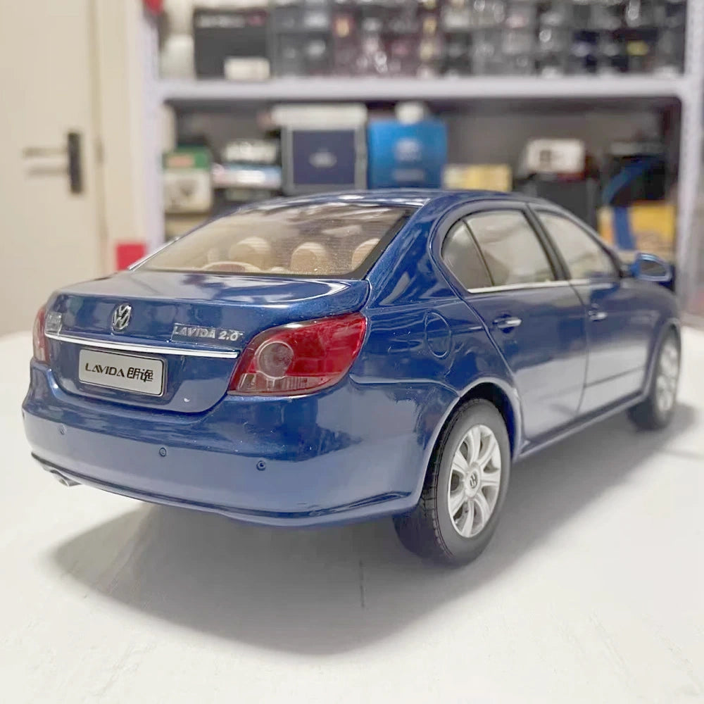 [OEM] 1:18 Volkswagen 2008 Lavida Blue Model Car Die-Cast