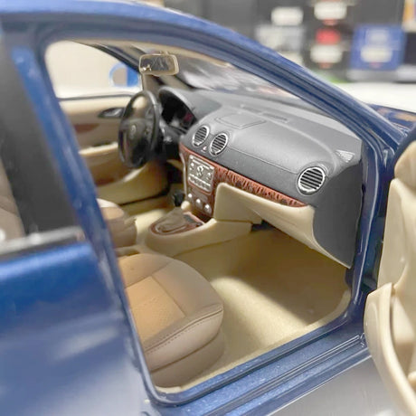[OEM] 1:18 Volkswagen 2008 Lavida Blue Model Car Die-Cast