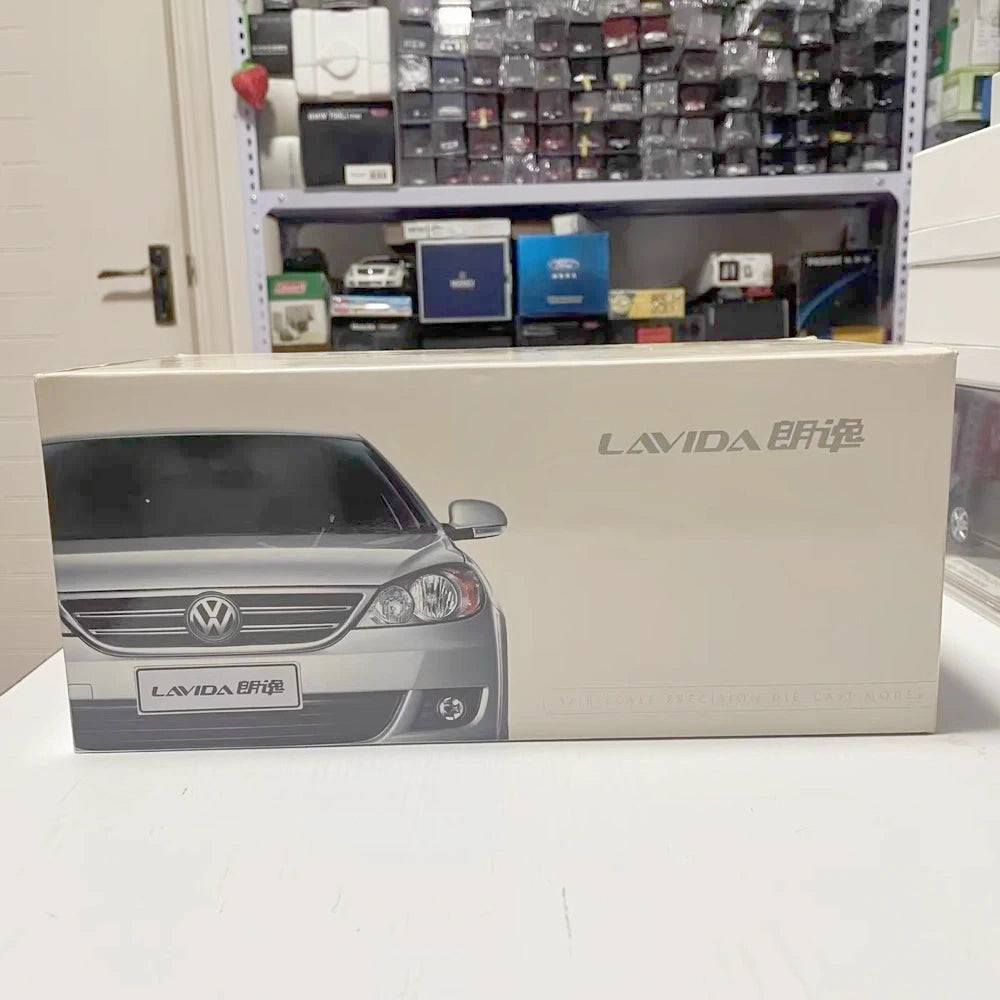 [OEM] 1:18 Volkswagen 2008 Lavida Blue Model Car Die-Cast