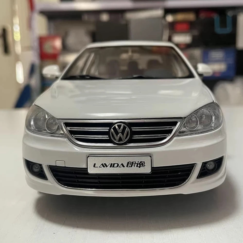 [OEM] 1:18 Volkswagen 2008 Lavida bianco modellino di auto Die-Cast