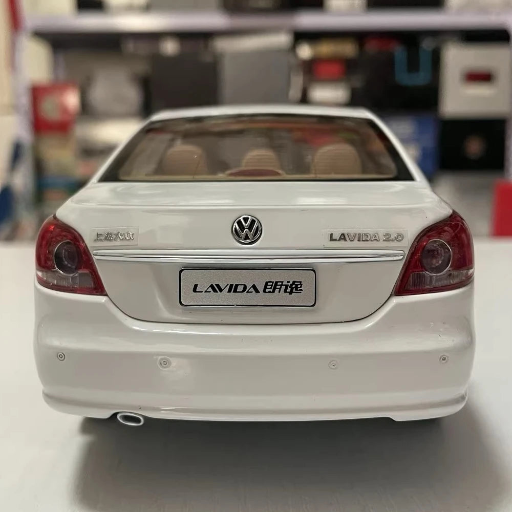 [OEM] 1:18 Volkswagen 2008 Lavida bianco modellino di auto Die-Cast
