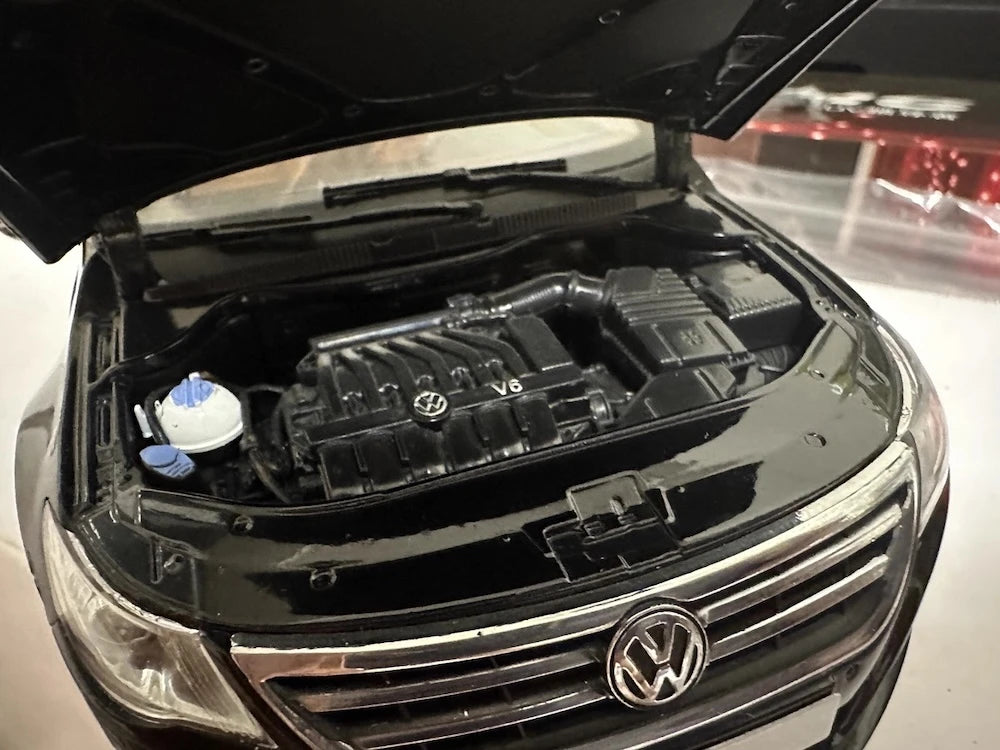 [OEM] 1:18 Volkswagen 2008 Passat CC Black Model Car Die-Cast