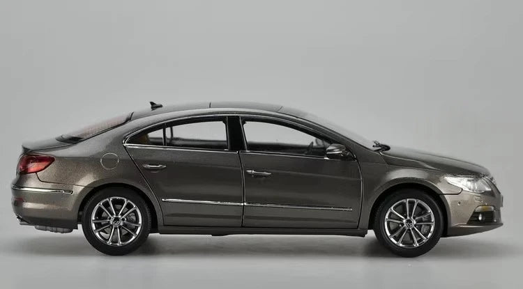 [OEM] 1:18 Volkswagen 2008 Passat CC Brown Model Car Die-Cast