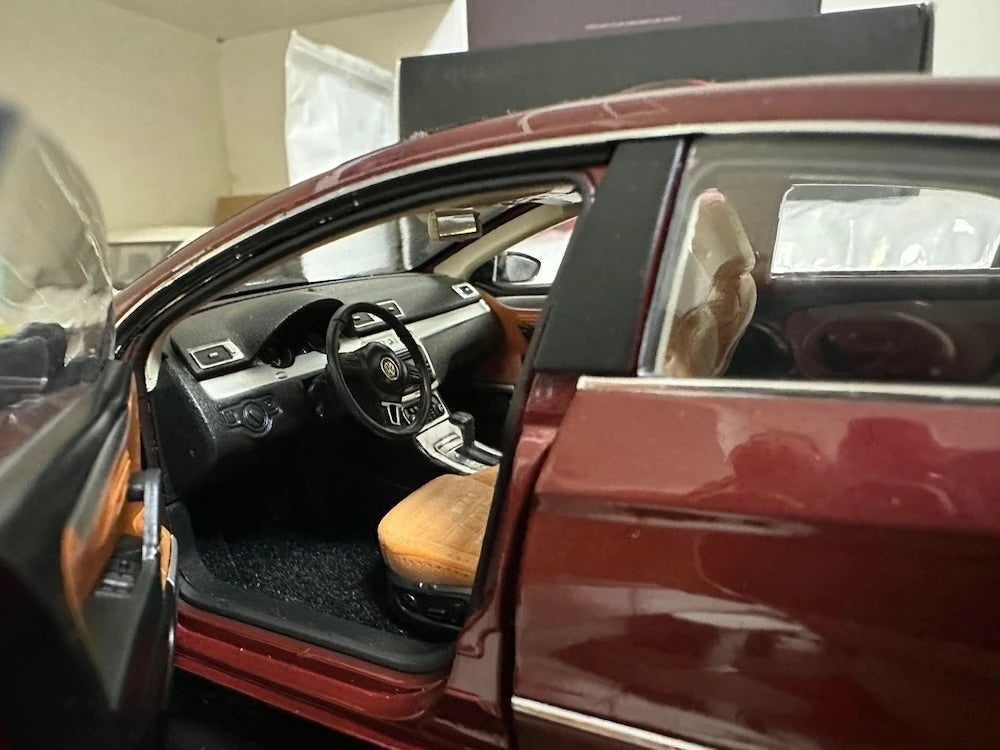 [OEM] 1:18 Volkswagen 2008 Passat CC rosso modellino di auto Die-Cast