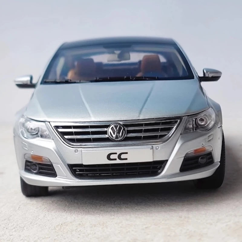 [OEM] 1:18 Volkswagen 2008 Passat CC シルバー モデルカー Die-Cast