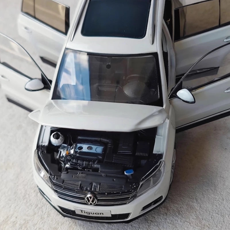 [OEM] 1:18 Volkswagen 2009 Tiguan White Model Car Die-Cast
