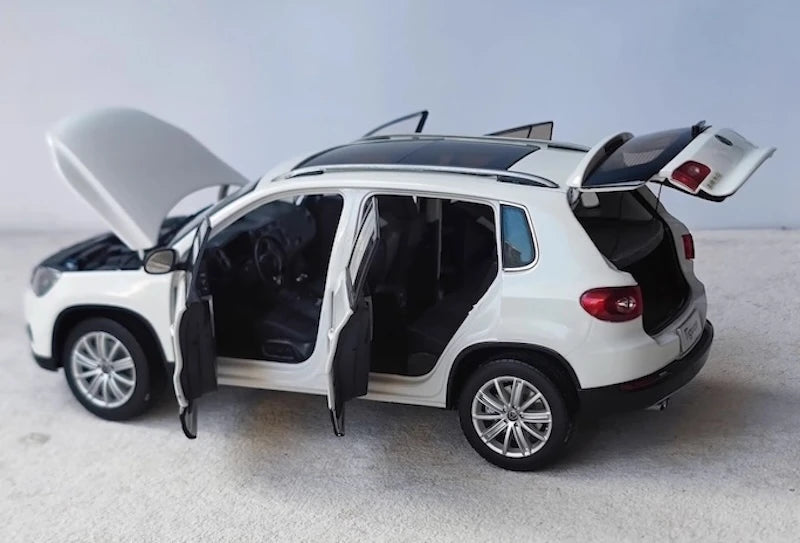 [OEM] 1:18 Volkswagen 2009 Tiguan White Model Car Die-Cast
