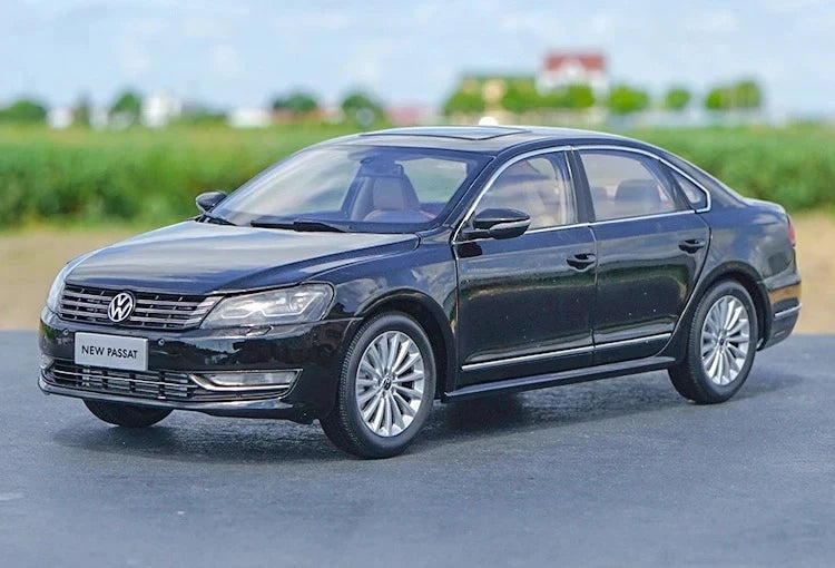 [OEM] 1:18 Volkswagen 2011 Passat Black Model Car Die-Cast