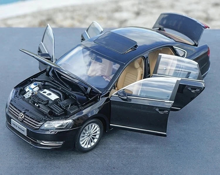 [OEM] 1:18 Volkswagen 2011 Passat Black Model Car Die-Cast