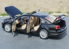 [OEM] 1:18 Volkswagen 2011 Passat Black Model Car Die-Cast