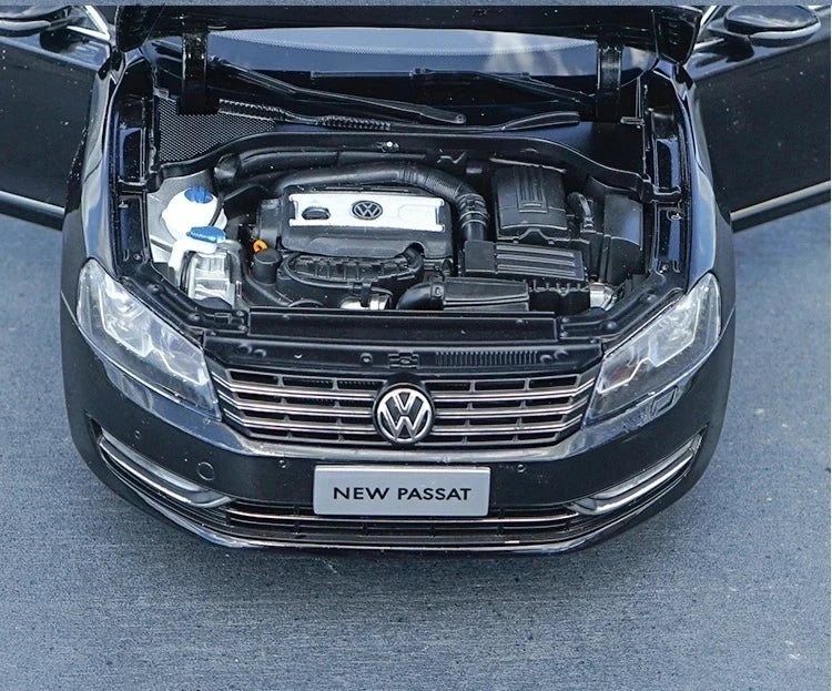 [OEM] 1:18 Volkswagen 2011 Passat Black Model Car Die-Cast