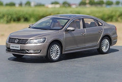 [OEM] 1:18 Volkswagen 2011 Passat Brown Model Car Die-Cast
