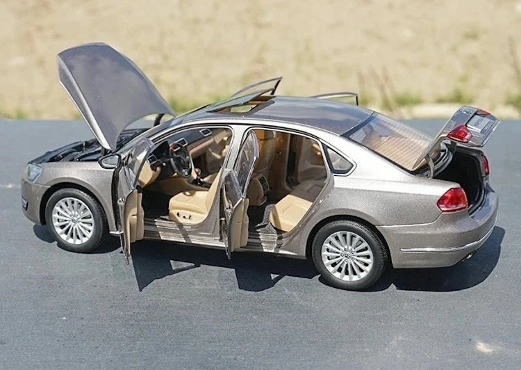 [OEM] 1:18 Volkswagen 2011 Passat Brown Model Car Die-Cast