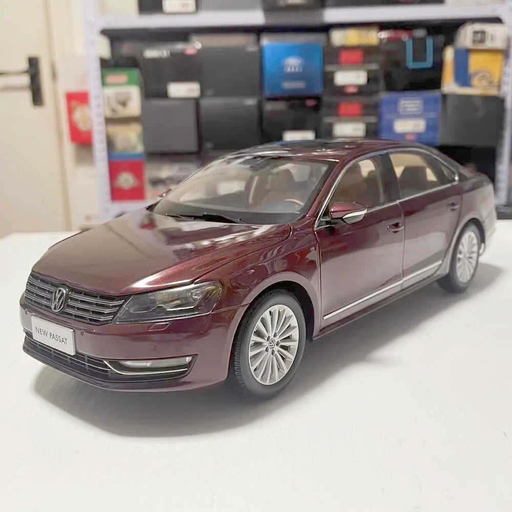 [OEM] 1:18 Volkswagen 2011 Passat Red Model Car Die-Cast