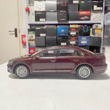[OEM] 1:18 Volkswagen 2011 Passat Red Model Car Die-Cast
