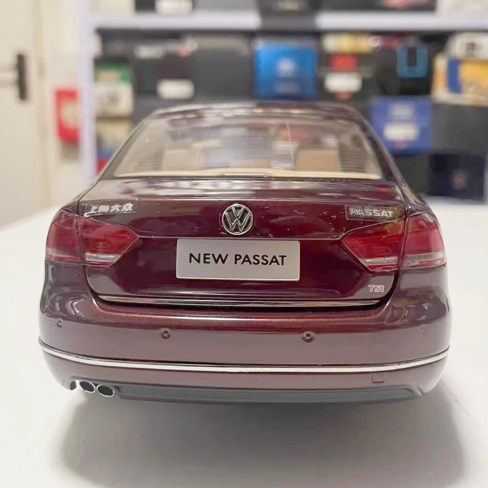 [OEM] 1:18 Volkswagen 2011 Passat Red Model Car Die-Cast