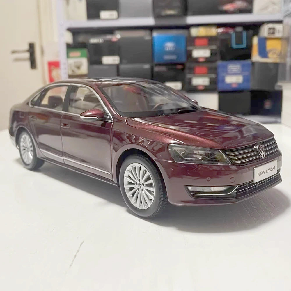 [OEM] 1:18 Volkswagen 2011 Passat rouge voiture miniature Die-Cast