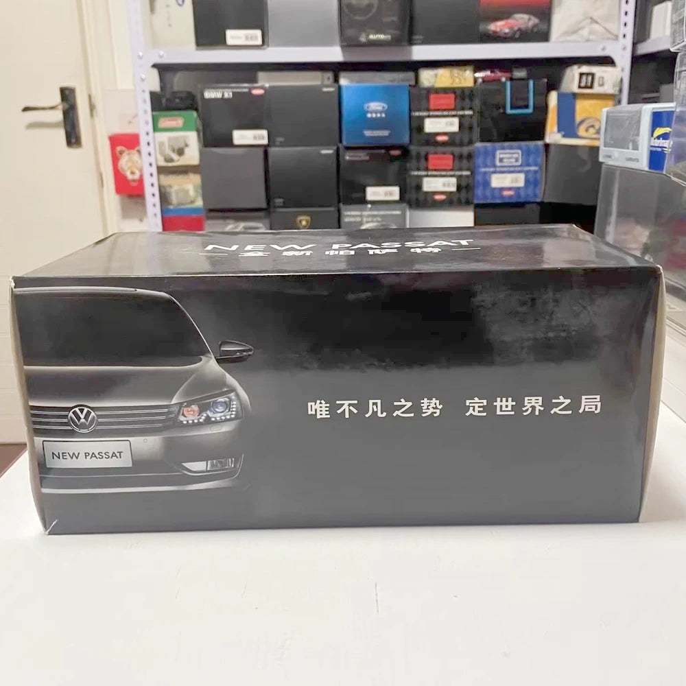 [OEM] 1:18 Volkswagen 2011 Passat rouge voiture miniature Die-Cast