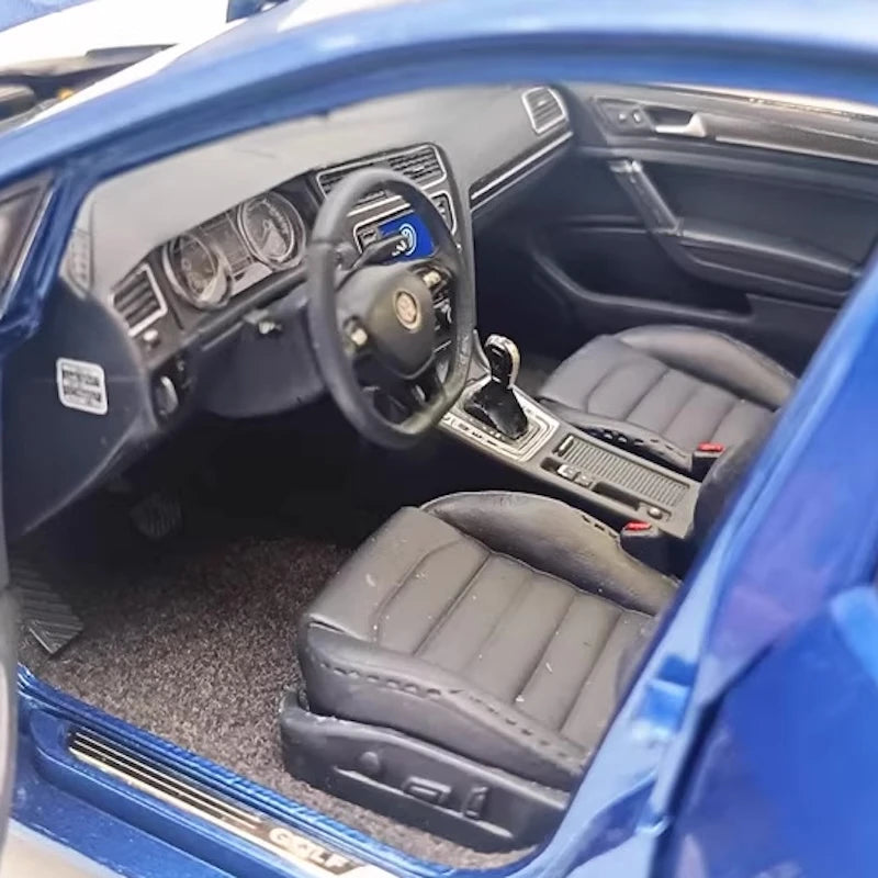 [OEM] 1:18 Volkswagen 2012 Golf Mk7 Blue Model Car Die-Cast