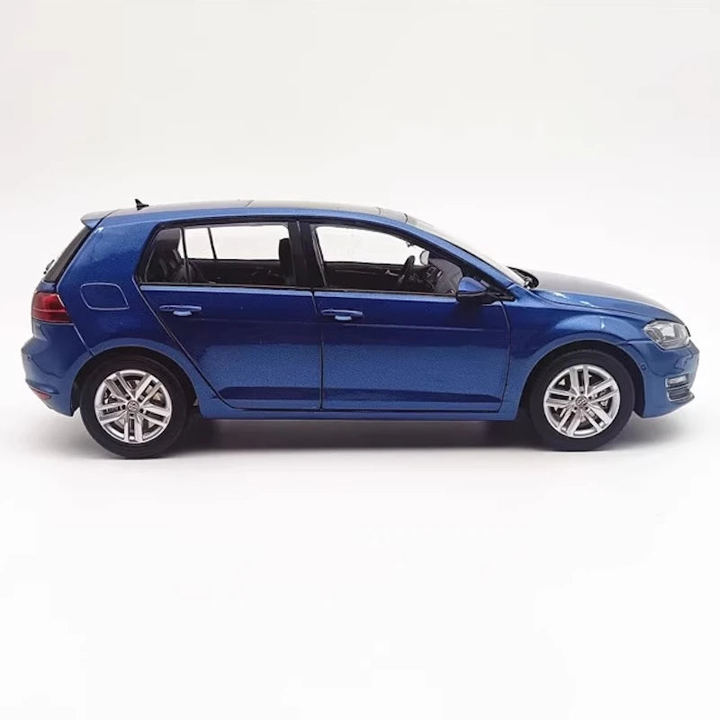 [OEM] 1:18 Volkswagen 2012 Golf Mk7 Blue Model Car Die-Cast