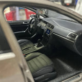 [OEM] 1:18 Volkswagen 2012 Golf Mk7 Gold Model Car Die-Cast