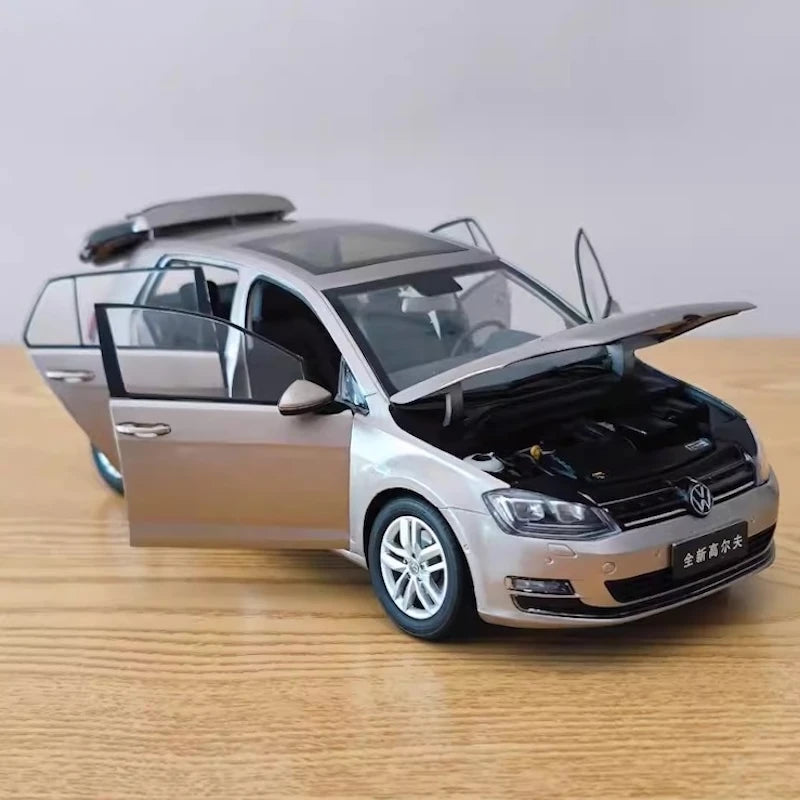 [OEM] 1:18 Volkswagen 2012 Golf Mk7 Pink Model Car Die-Cast