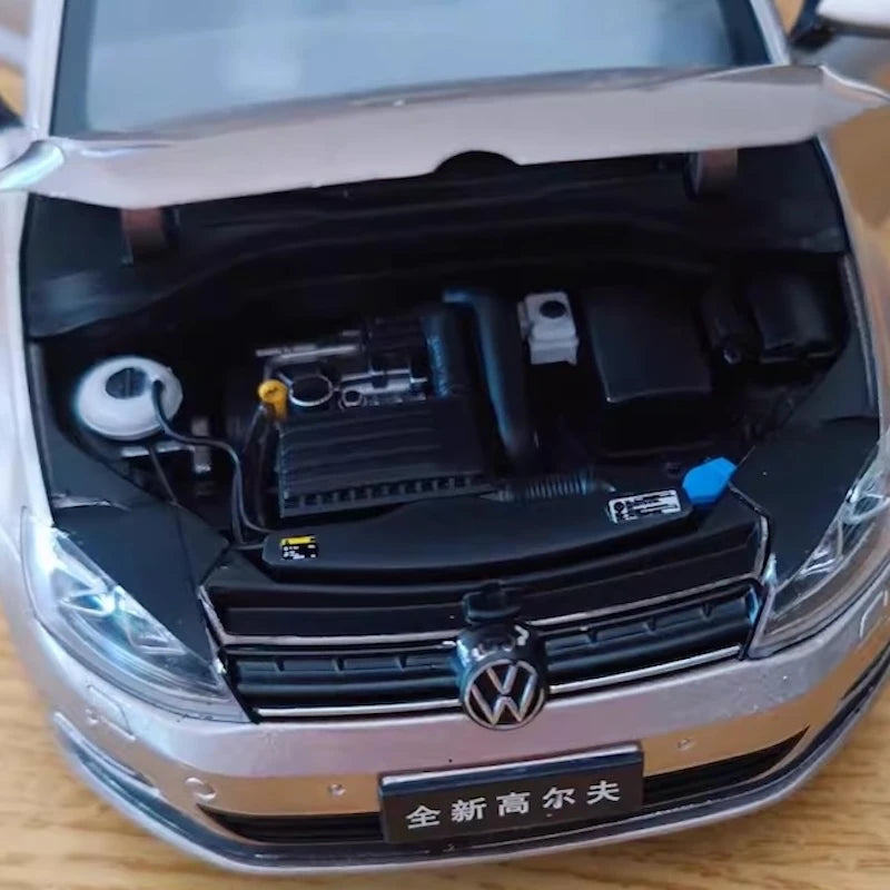 [OEM] 1:18 Volkswagen 2012 Golf Mk7 rosa modellino di auto Die-Cast
