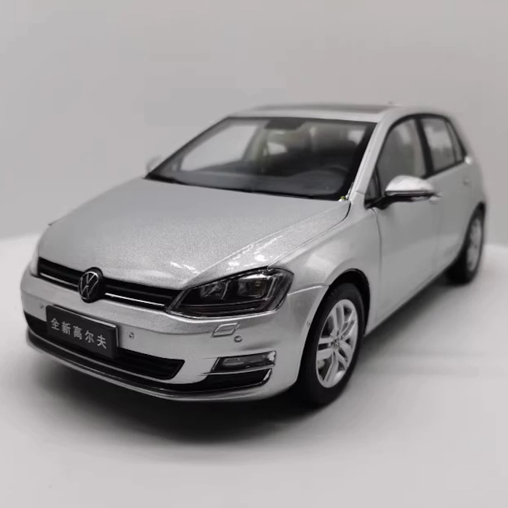 [OEM] 1:18 Volkswagen 2012 Golf Mk7 Silver Model Car Die-Cast