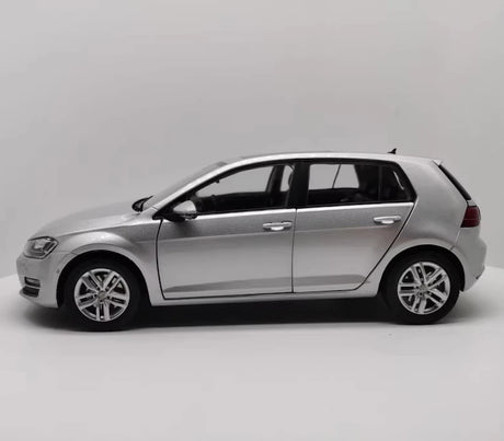[OEM] 1:18 Volkswagen 2012 Golf Mk7 Silver Model Car Die-Cast