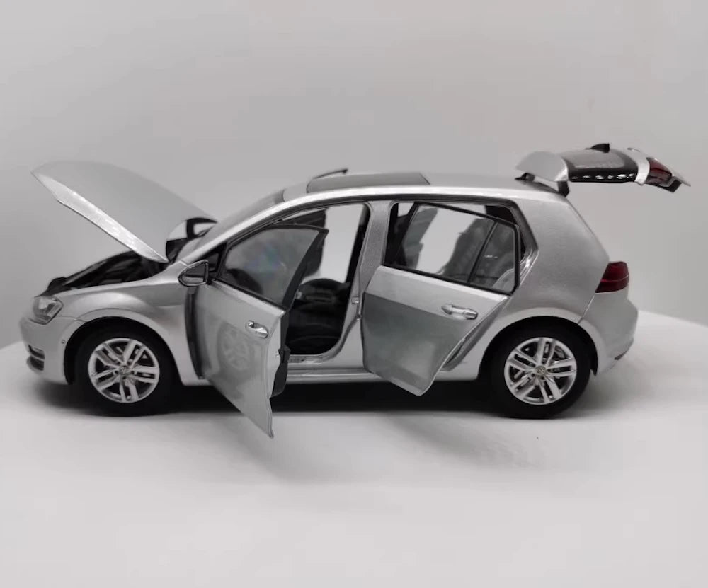 [OEM] 1:18 Volkswagen 2012 Golf Mk7 Silver Model Car Die-Cast