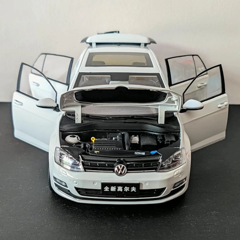 [OEM] 1:18 Volkswagen 2012 Golf Mk7 White Model Car Die-Cast