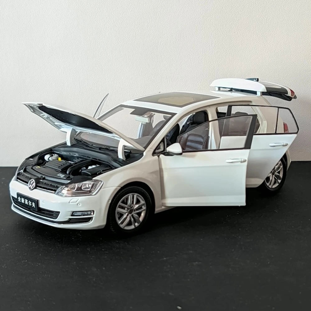 [OEM] 1:18 Volkswagen 2012 Golf Mk7 White Model Car Die-Cast