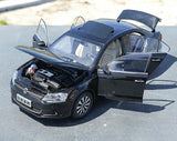 [OEM] 1:18 Volkswagen 2012 Jetta svart modellbil Die-Cast