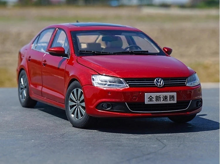 [OEM] 1:18 Volkswagen 2012 Jetta Red Model Car Die-Cast
