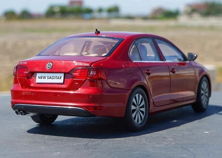 [OEM] 1:18 Volkswagen 2012 Jetta Red Model Car Die-Cast