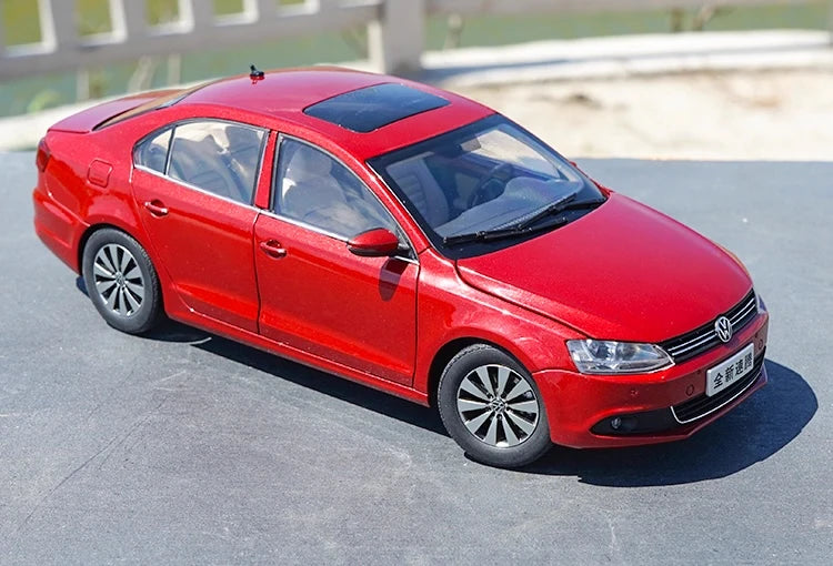 [OEM] 1:18 Volkswagen 2012 Jetta Red Model Car Die-Cast