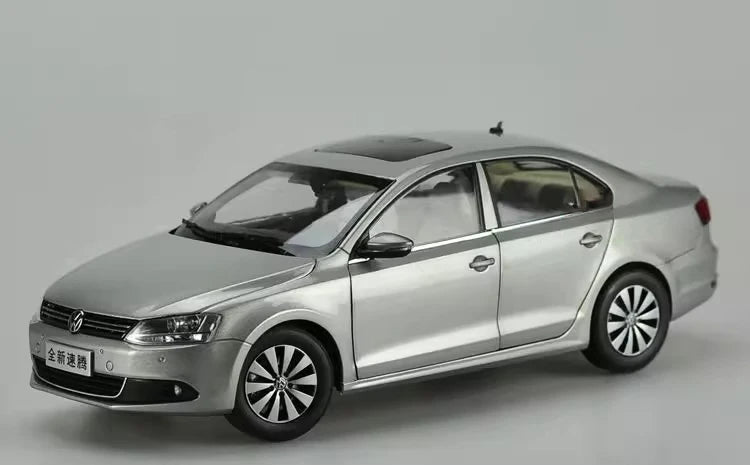 [OEM] 1:18 Volkswagen 2012 Jetta argento modellino di auto Die-Cast