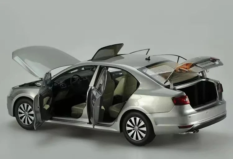 [OEM] 1:18 Volkswagen 2012 Jetta argento modellino di auto Die-Cast
