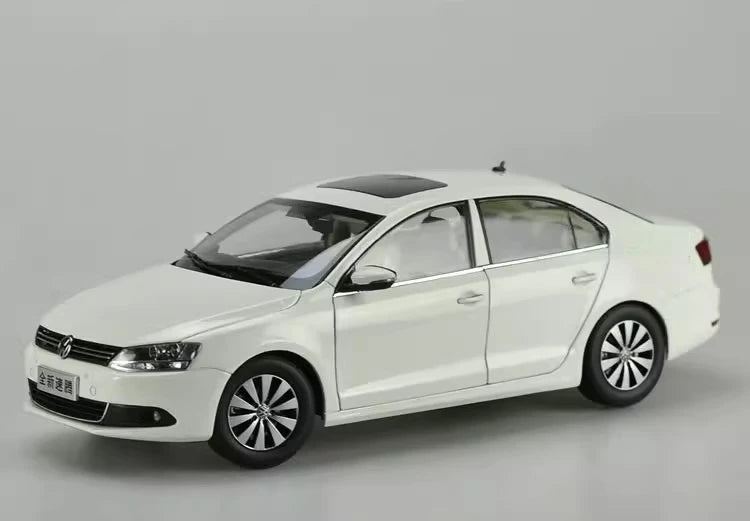 [OEM] 1:18 Volkswagen 2012 Jetta White Model Car Die-Cast