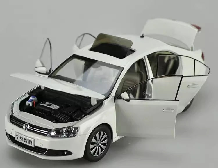 [OEM] 1:18 Volkswagen 2012 Jetta White Model Car Die-Cast