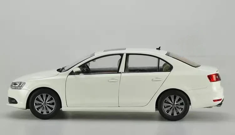 [OEM] 1:18 Volkswagen 2012 Jetta White Model Car Die-Cast