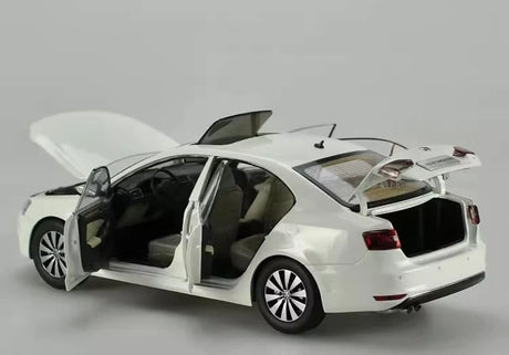 [OEM] 1:18 Volkswagen 2012 Jetta White Model Car Die-Cast