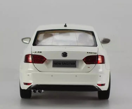 [OEM] 1:18 Volkswagen 2012 Jetta White Model Car Die-Cast