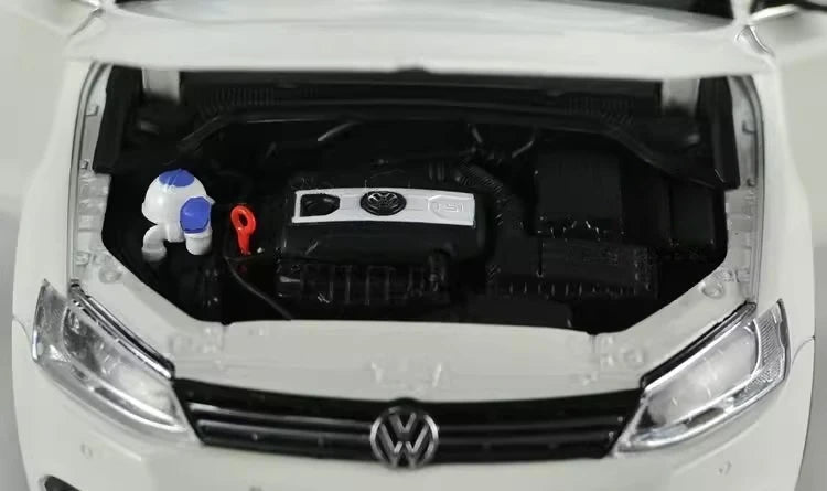 [OEM] 1:18 Volkswagen 2012 Jetta White Model Car Die-Cast