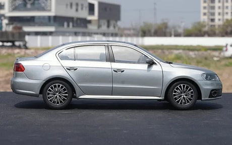 [OEM] 1:18 Volkswagen 2012 Lavida Sport Silver Model Car Die-Cast