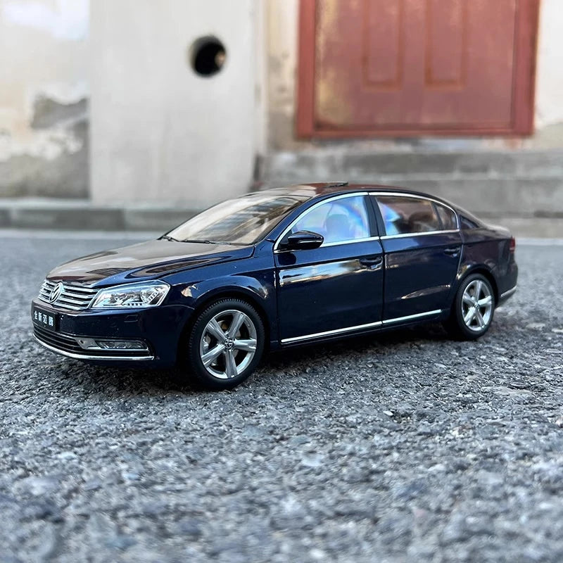 [OEM] 1:18 Volkswagen 2012 Magotan Black Model Car Die-Cast