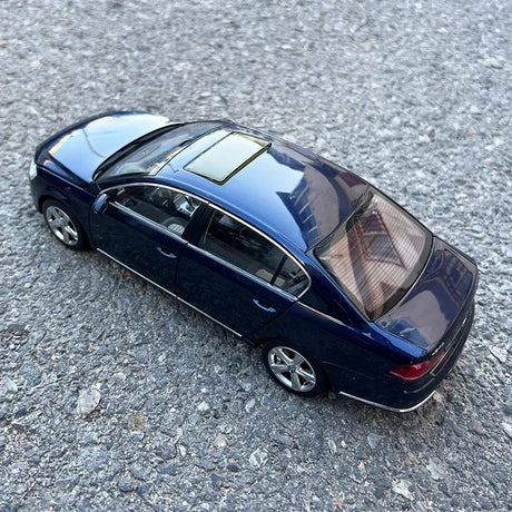 [OEM] 1:18 Volkswagen 2012 Magotan Black Model Car Die-Cast