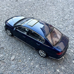[OEM] 1:18 Volkswagen 2012 Magotan Black Model Car Die-Cast