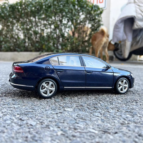 [OEM] 1:18 Volkswagen 2012 Magotan Black Model Car Die-Cast