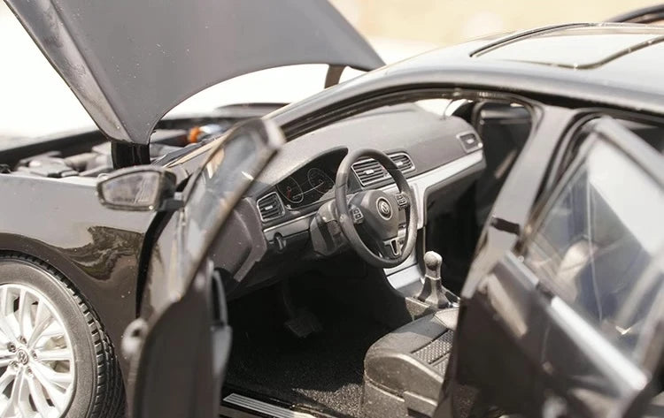 [OEM] 1:18 Volkswagen 2013 Gran Lavida zwart modelauto Die-Cast